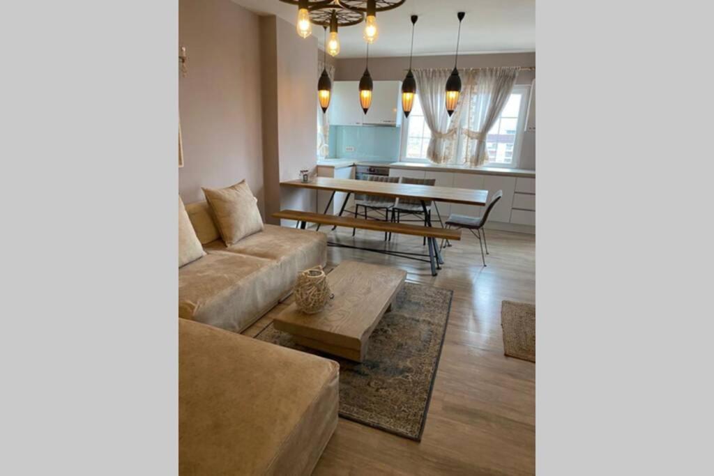 Cozy Lake Front Flat Bequeme Wohnung An Der See Pogradec Buitenkant foto