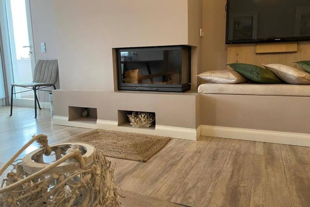 Cozy Lake Front Flat Bequeme Wohnung An Der See Pogradec Buitenkant foto